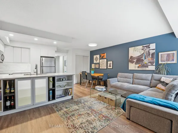 12 Kay Macpherson Ln #106, Toronto, ON M4M 3E9