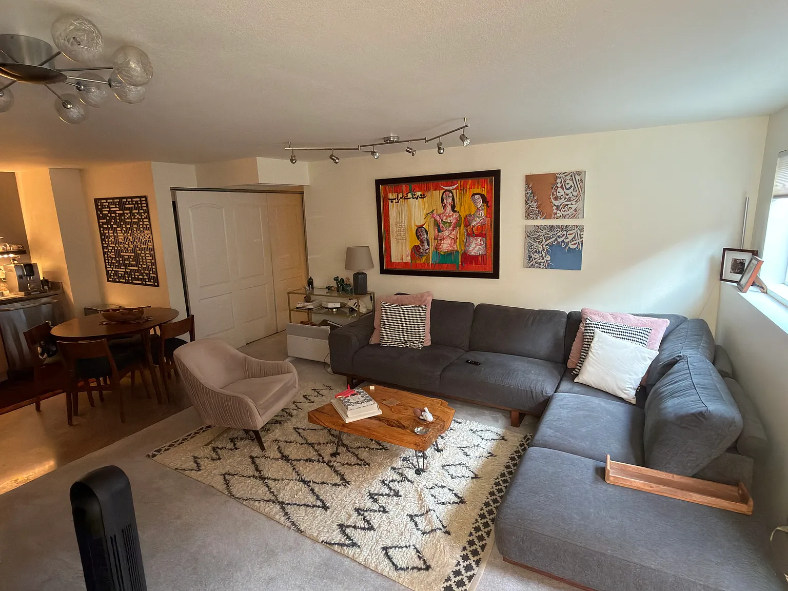 2 bed, 1100 sqft, $2,995 — Photo 1