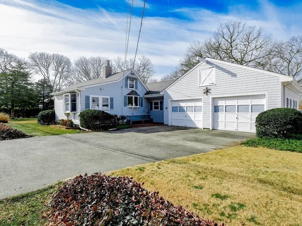 46 Prospect Rd, Mattapoisett, MA 02739