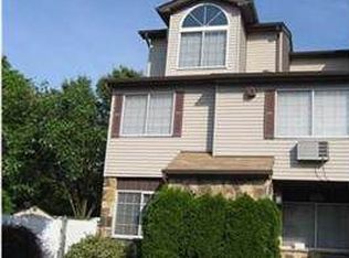 25 Croft Ct, Staten Island, NY