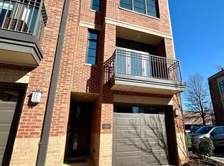 1027 S Main St #206, Greenville, SC 29601