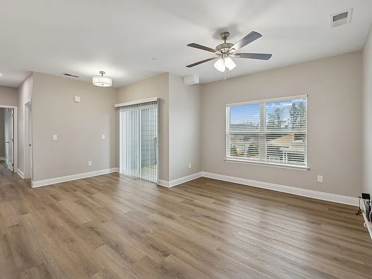 Zen Garden Apartments — Photo 103