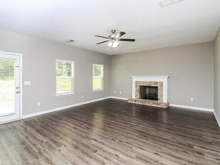 92 Moss Way — Photo 7