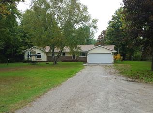 461 E Saginaw Rd, Sanford, MI 48657