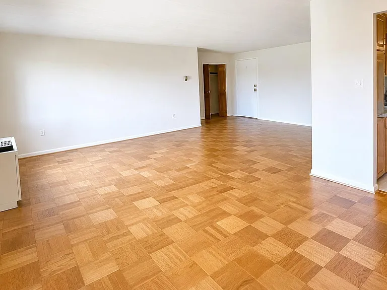 4800 Chevy Chase Dr #404 — Photo 7