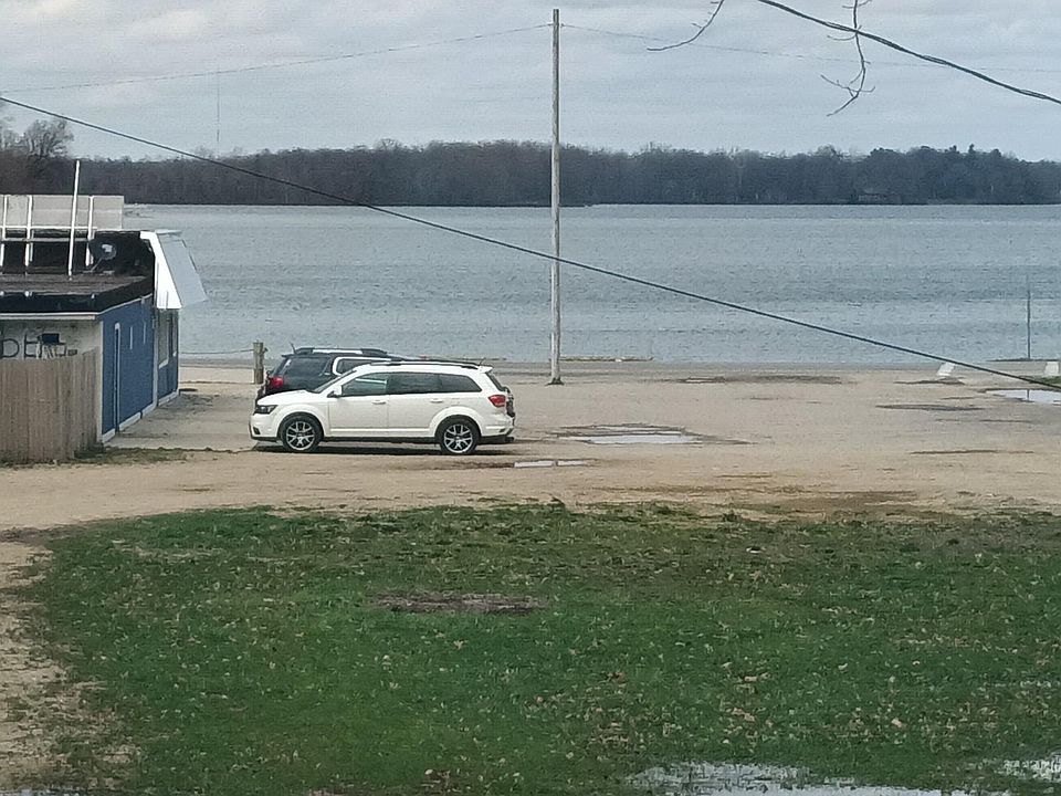 2nd image of 4731 Princess Dr #B