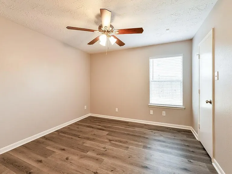10247 Country Squire Blvd #1 — Photo 11