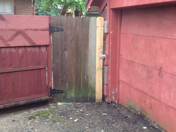 4th image of 2116 Auburn St