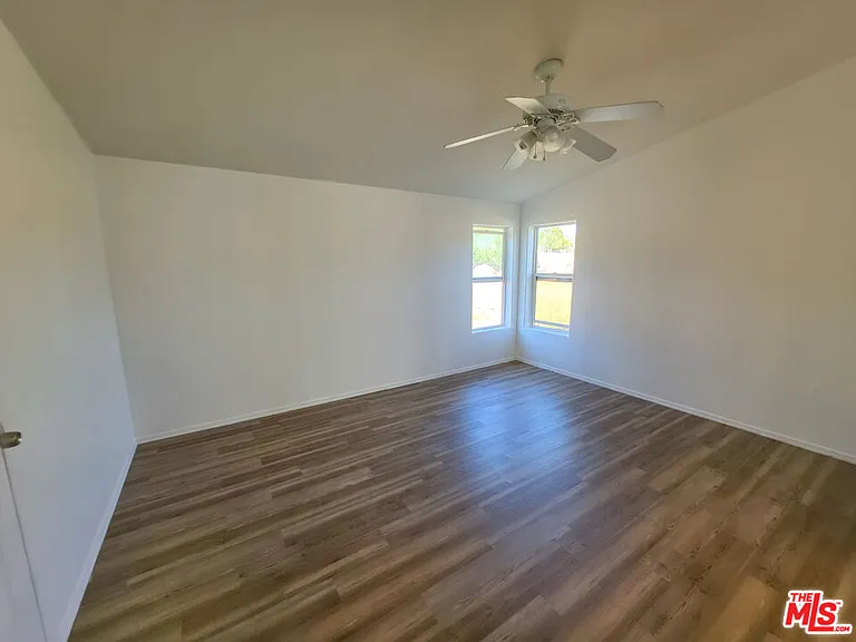 25120 Charina Ln — Photo 10