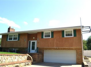 1120 Lyons Rd, Weirton, WV 26062