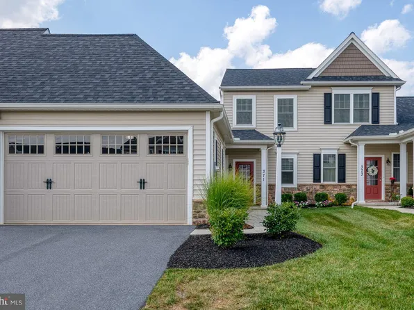371 English Ivy Dr, Lititz, PA 17543