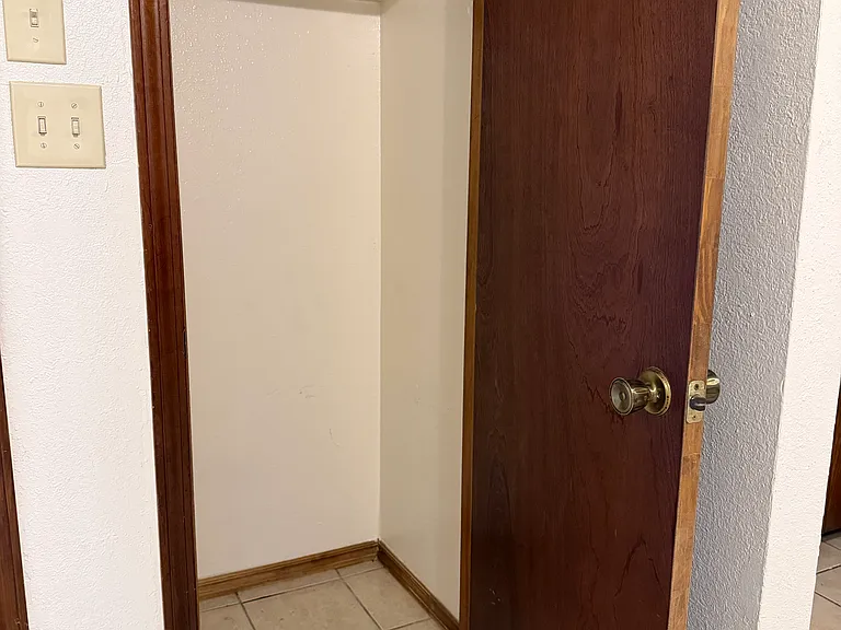 221 Bull Run St #E — Photo 18