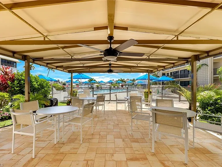 3200 Gulf Shore Blvd N #112 — Photo 32