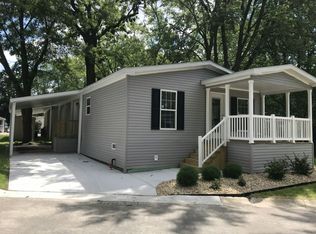 1143 Lake Ter, Elgin, IL 60123