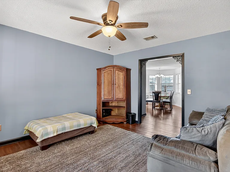 606 Windhaven Dr — Photo 20