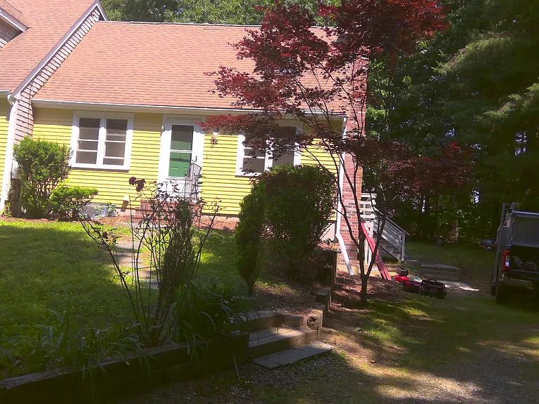 15 Erikson Ln #B — Photo 4
