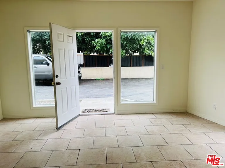 520 Columbia Ave — Photo 3
