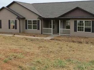 211 Doris Ann Ct, Wellford, SC 29385