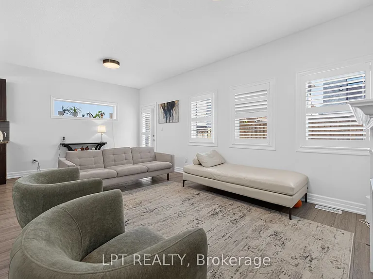 148 Hollybrook Trl S — Photo 9