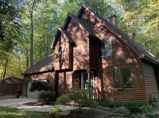 859 Pine Valley Dr NE, Ada, MI 49301