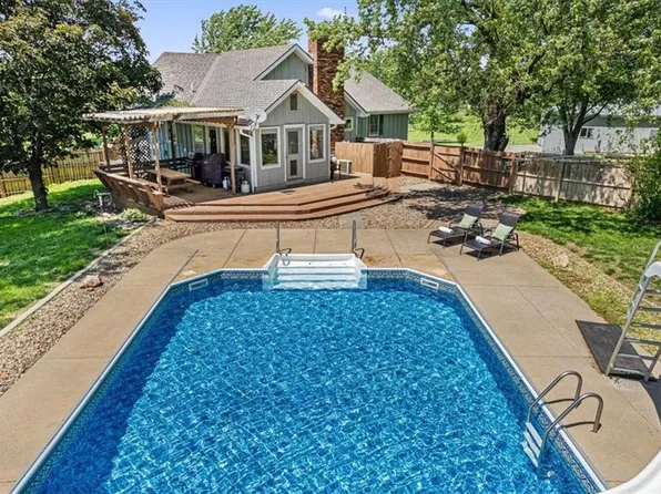 15813 Sugar Plum Rd, Kearney, MO 64060