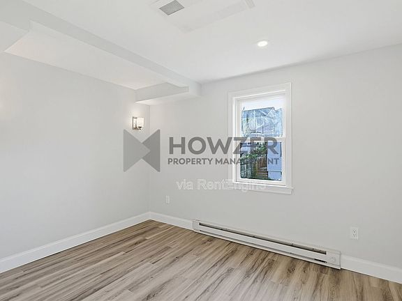 5th image of 35 Riverside Dr #2R