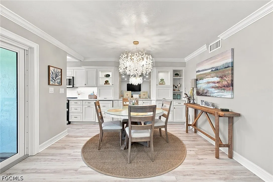 2 bed, 2.0 bath, 1098 sqft, $11,000 — Photo 3
