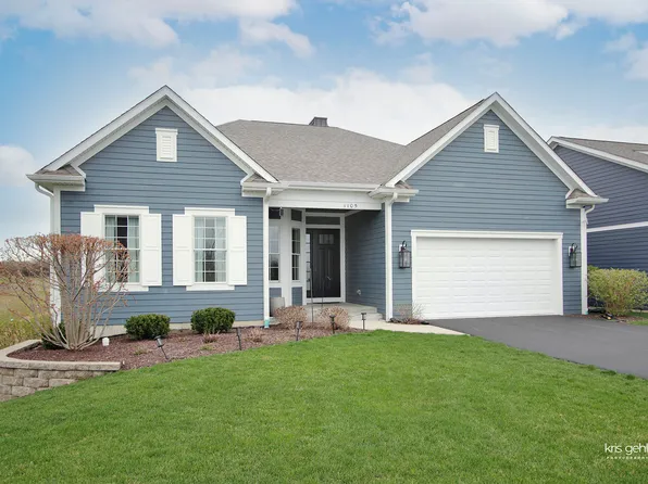 1105 Rebecca Ct, Libertyville, IL 60048