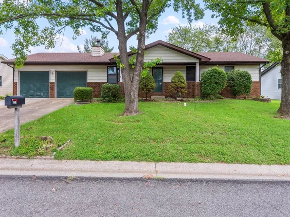 525 Meadowlark St, Troy, IL 62294