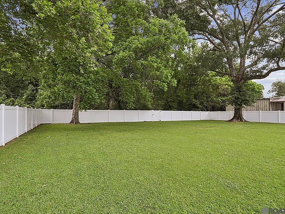 2nd image of 10895 Hooper Rd