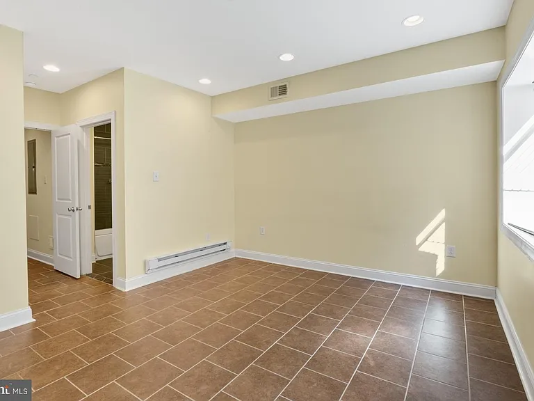 725 N 20th St #B — Photo 35