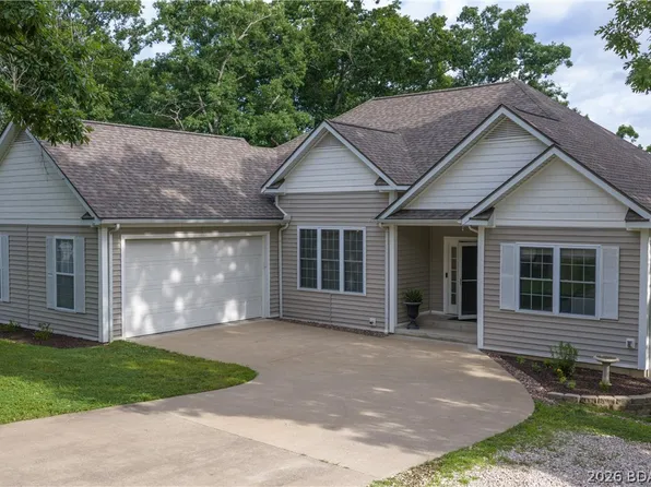 135 Clover Point, Lake Ozark, MO 65049