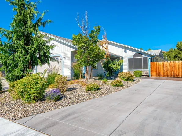 2015 Flycatcher Dr, Sparks, NV 89441