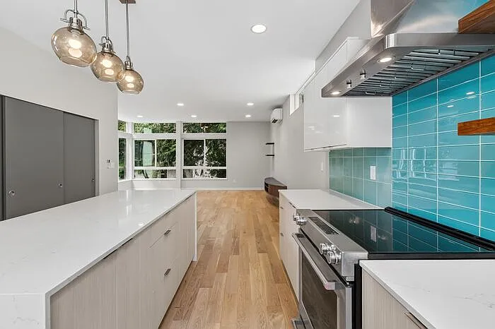 7325 Bainbridge Pl SW — Photo 24