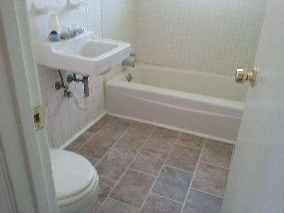 5th image of 3098 N 22nd St