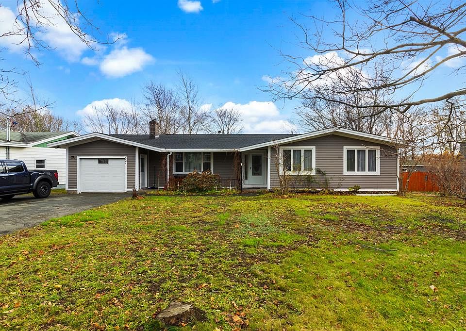 1st image of 637 Topsail Road