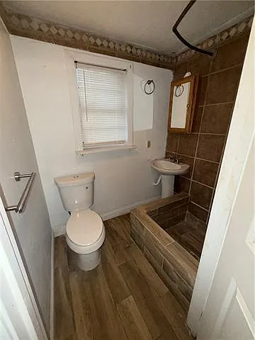 4828 Eastview Dr — Photo 6
