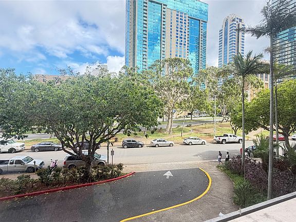 3rd image of 55 S Kukui St APT D208