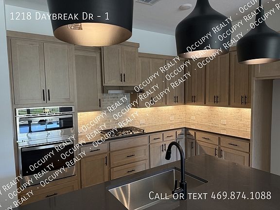 5th image of 1218 Daybreak Dr #1