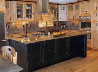 432 Foster Rd, Tewksbury, MA 01876