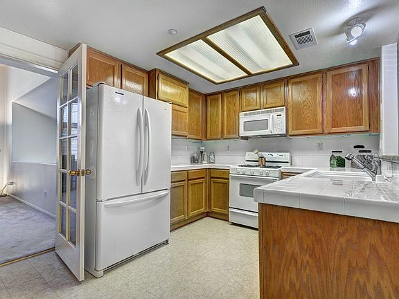 2nd image of 11405 Sherwood Dr