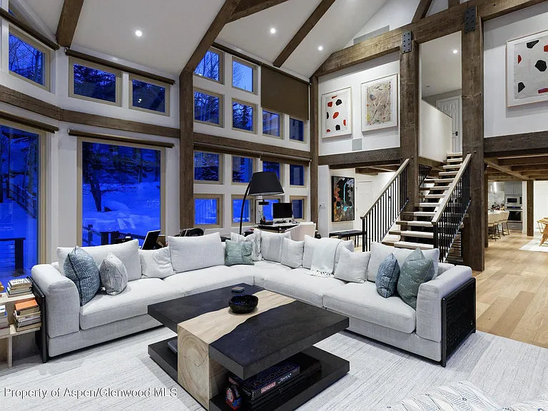 123 Larkspur Ln — Photo 6