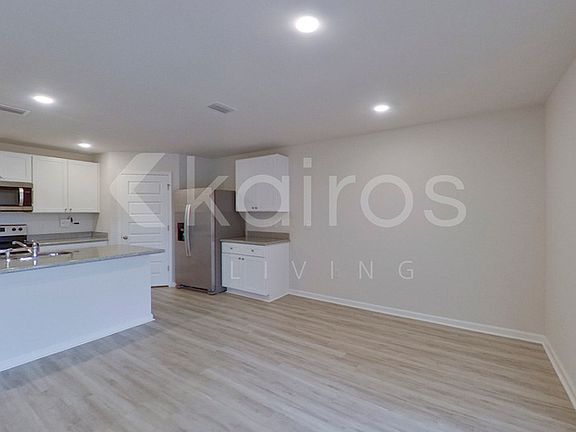 5th image of 292 Monarch Ln