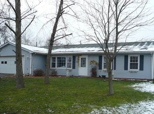 612 Oxford Rd, Valparaiso, IN 46385