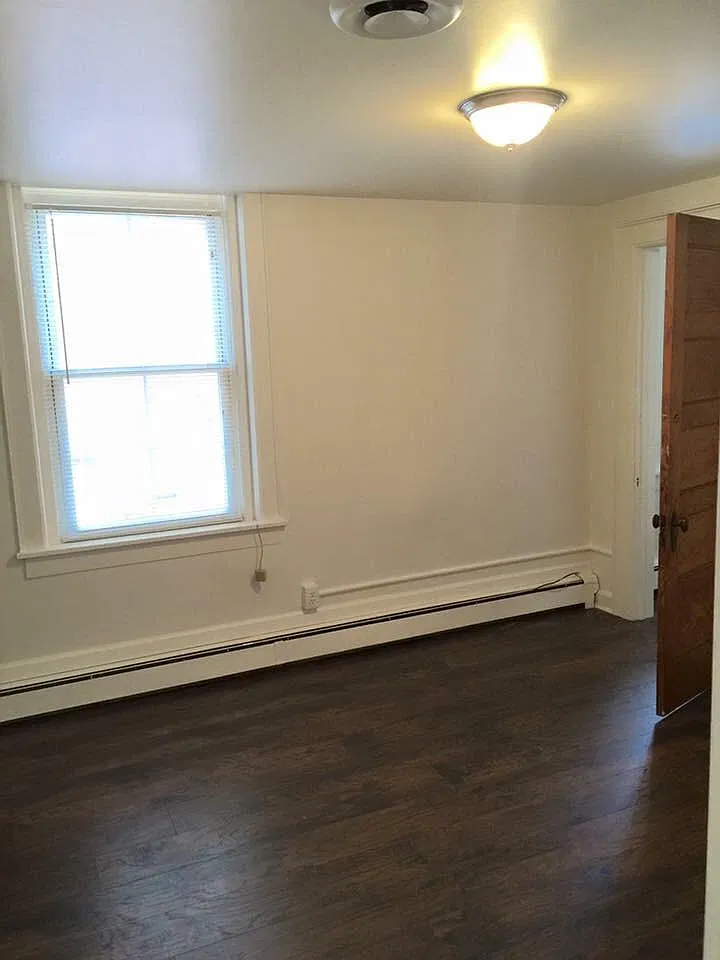 1259 Liberty St — Photo 3