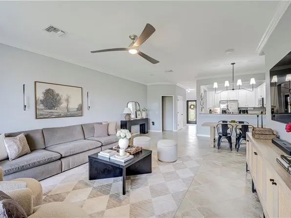 2620 Blossom WAY, NAPLES, FL 34120