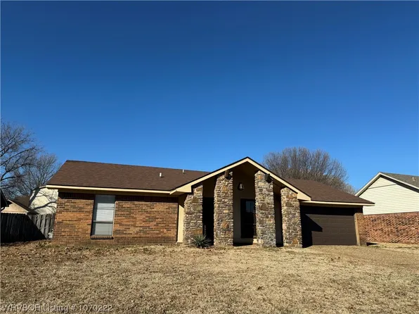 8806 S 30th St, Fort Smith, AR 72908