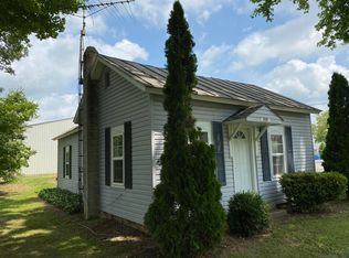 2800 Lilac Rd, Hillsdale, MI 49242