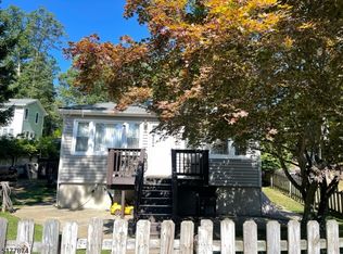 4 Bucknell Trl, Hopatcong, NJ 07843