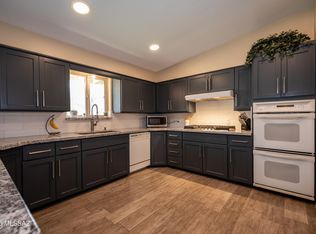 5752 E Waverly St, Tucson, AZ 85712